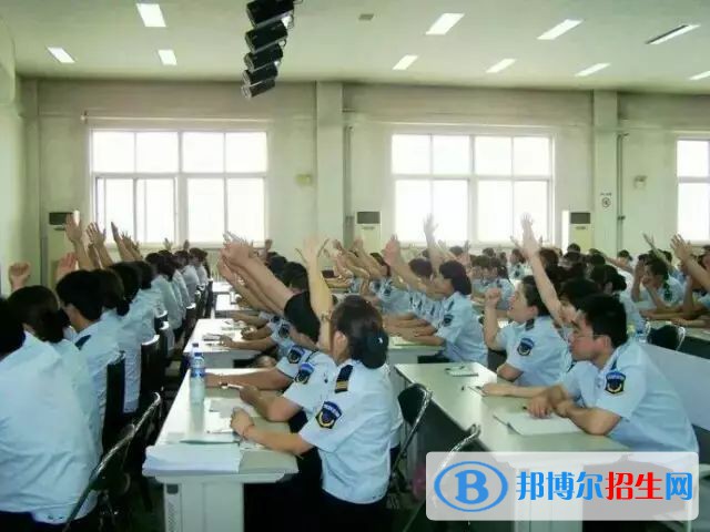兰州2023年女生读卫校学什么好