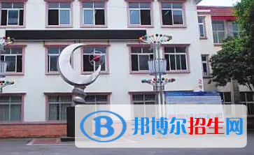 广西2023年初中生学计算机学校怎样