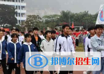 广西2023年初中生学计算机学校怎样