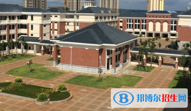 西南大学临高实验中学2023年招生办联系电话 