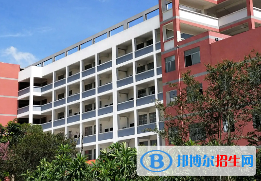 广西2023年男生可以读计算机学校吗