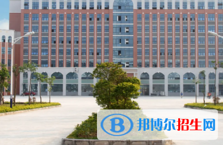 广西2023年女生上计算机学校学什么专业好