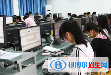 广西2023年女生上什么计算机学校比较好