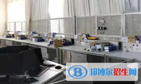 大学应用电子技术专业可以从事哪些工作？