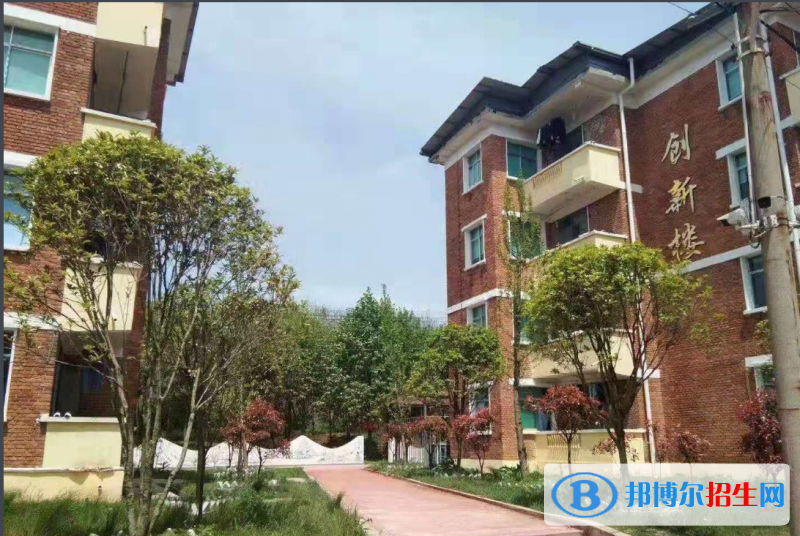 贵州2023年男生上什么铁路学校好