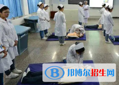 河南2023年男生读卫校学什么专业好
