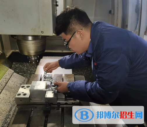 杭州2023年读中专学校要初中毕业证吗