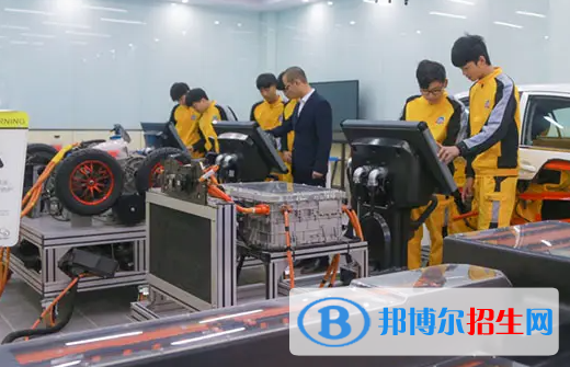 湖南2023年中专学校学什么好找工作