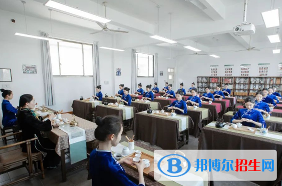 杭州2023年读中专学校能考大学吗