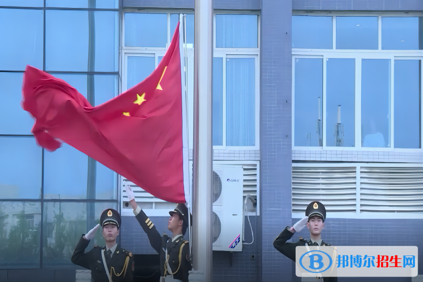 我校2022—2023学年度（上）期 第十六周会仪式成功举行