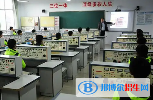 重庆2023中专学校毕业是什么文凭