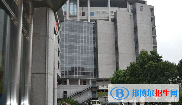 上海博华国际高中2023年学费标准