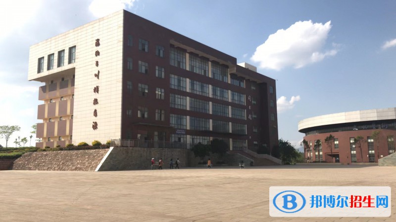 云南2023年女生学什么中专学校好
