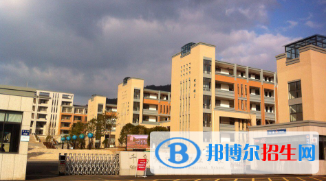 浙江2023年女生读什么中专学校