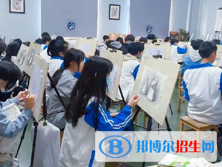杭州2023年男生中专学什么专业好找工作