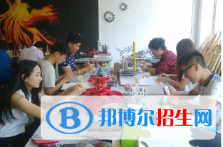 杭州2023年男生中专学什么好