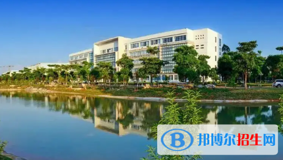 2022崇左市大学排名(校友会)