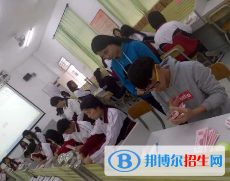 杭州2023年女孩子中专学什么好