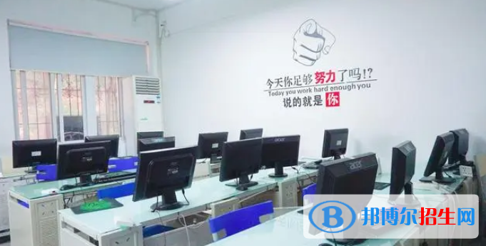 陕西2023年男生上中专学校学什么好