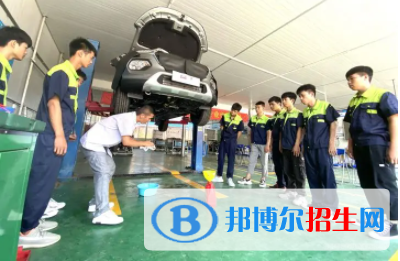 浙江2023年男生中专学什么专业好