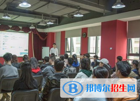 播音与主持专业好吗?