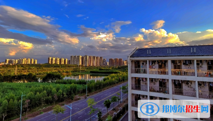 2022来宾市大学排名(校友会)