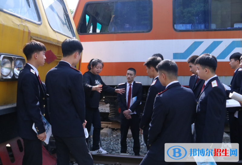 陕西2023年男孩子中专学什么好