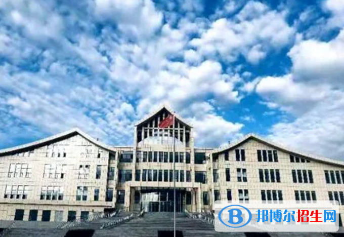 阿勒泰职业技术学院