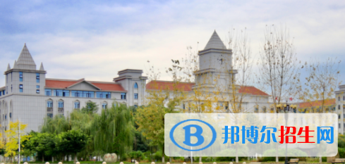 成都锦城学院是不是双一流大学吗？