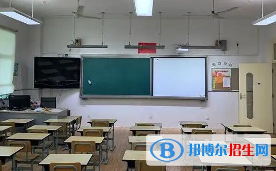 重庆2023年没有毕业证可以读中专学校吗