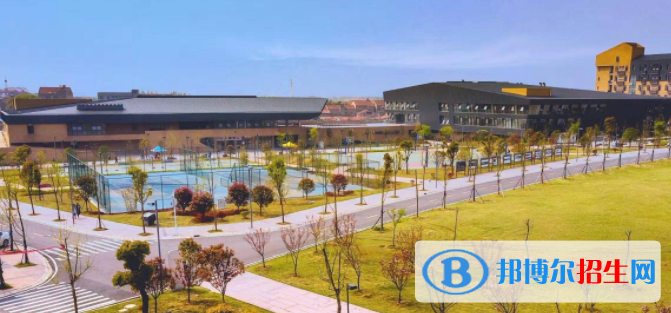 武汉晴川学院是不是双一流大学吗？