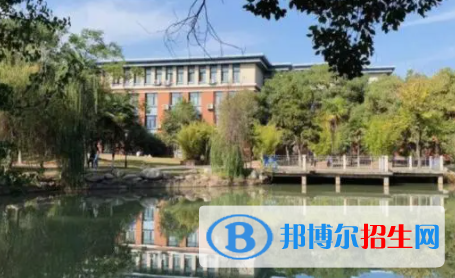 武汉城市学院是不是双一流大学吗？