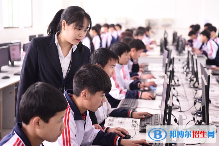四川2023年男生读计算机学校好吗