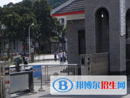 2023四川雅安市在招生的中职学校都有哪些
