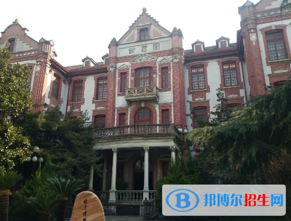 上海的大学排名一览表，上海有哪些大学？（公办、民办、专科）