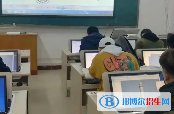 重庆2023年女生上什么中专学校好