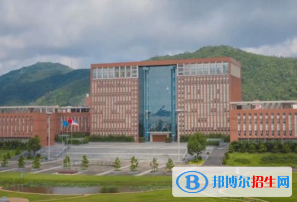 珠海科技学院是不是985大学？
