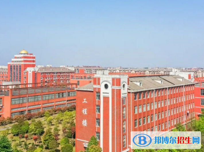 南昌职业大学是不是985大学？