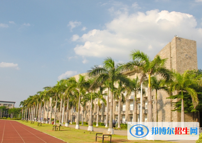 广东东软学院是不是985大学？