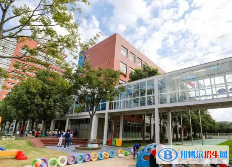 上海万科双语学校初中部怎么样