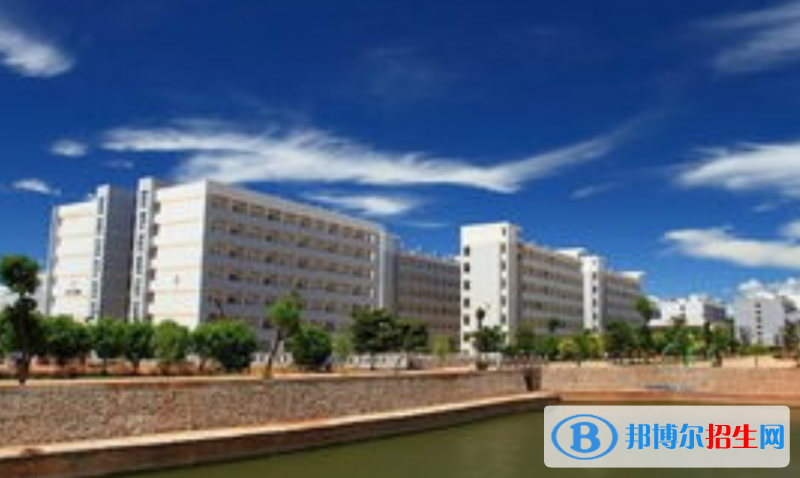南宁师范大学师园学院是不是双一流大学？