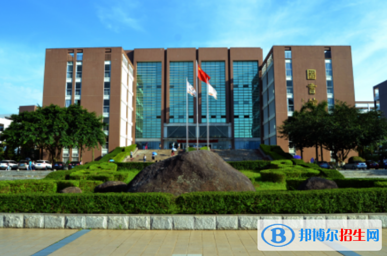 广东工商职业技术大学是几本？是985和211吗？