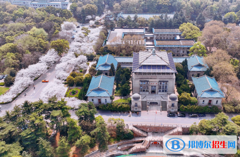 国内十大最美大学校园排名