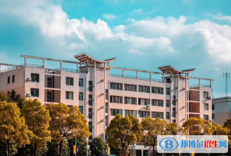 武汉工程科技学院是几本？是985和211吗？