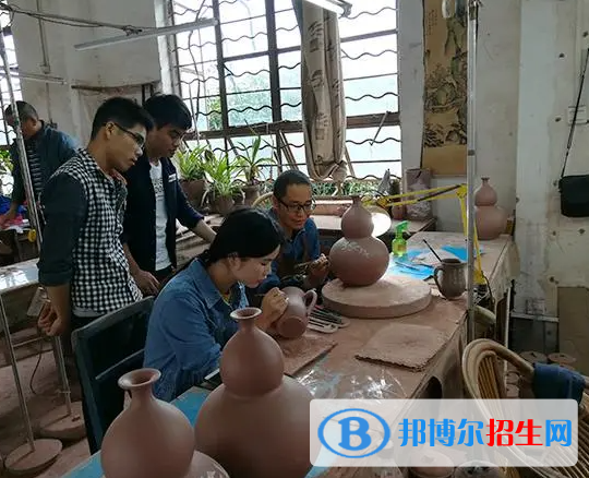 2023年张家港市第二职业高级中学招生办联系电话