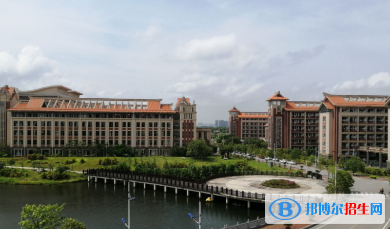 北部湾大学是几本？是985和211吗？