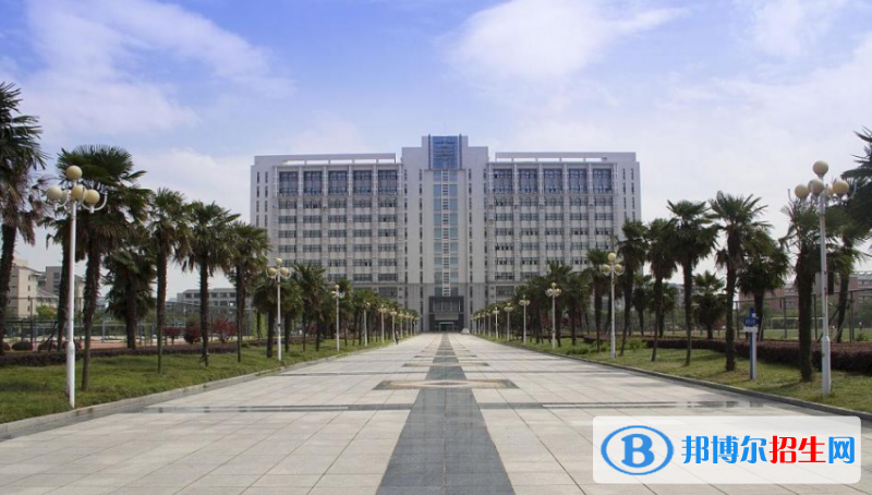 广西农业职业技术大学是几本？是985和211吗？