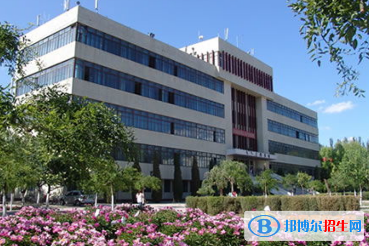 赤峰学院是几本？是985和211吗？