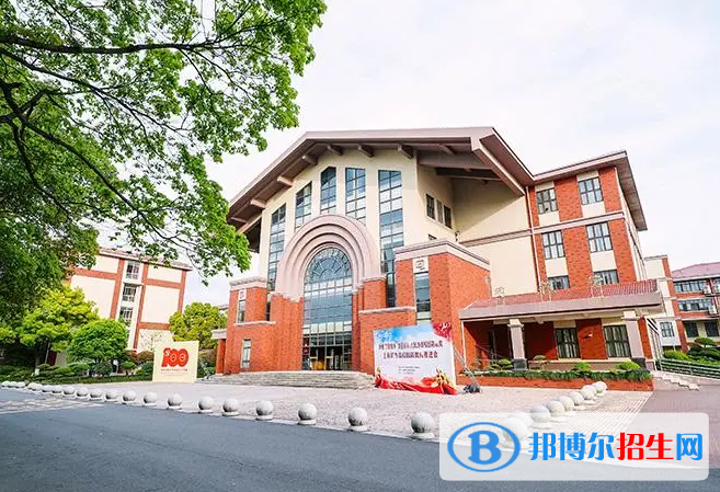 2023年澳大利亚艾文豪精英学校(上海校区)初中部课程体系