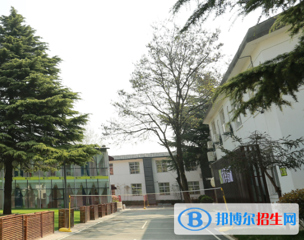 2023年西安市明珠职业学校学费、收费多少